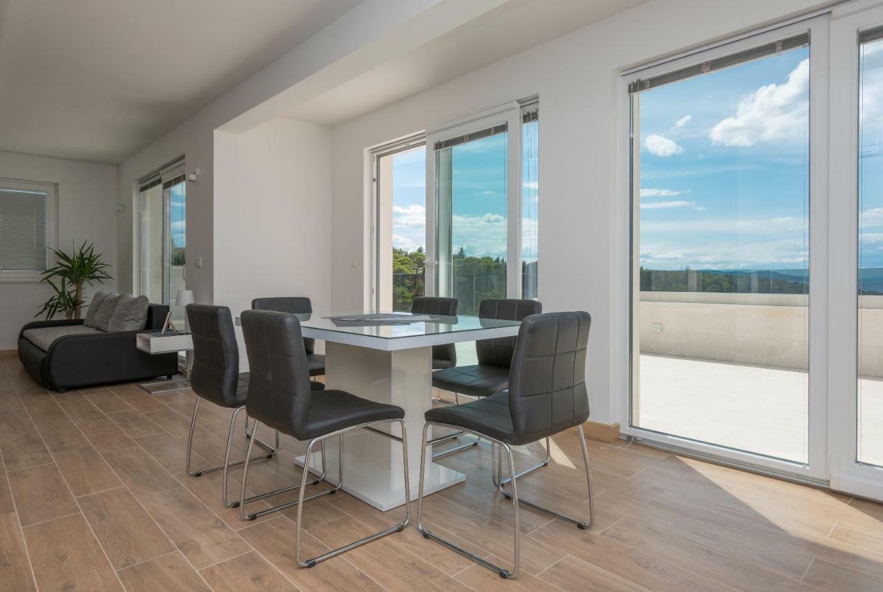 Apartments Villa Hadria Makarska Eksteriør billede